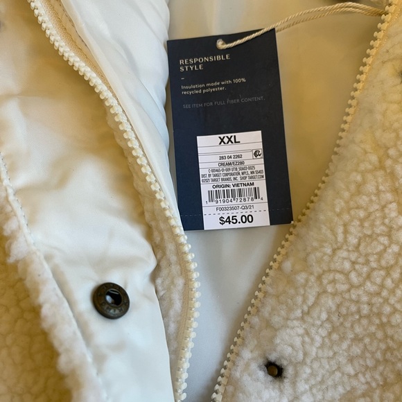 NWT faux fur jacket by Universal Thread. - Picture 4 of 5